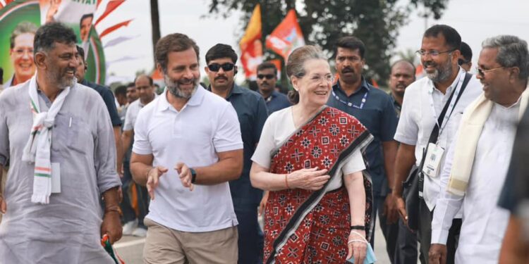 Sonia Gandhi with Rahul Gandhi during the Bharat Jodo Yatra.