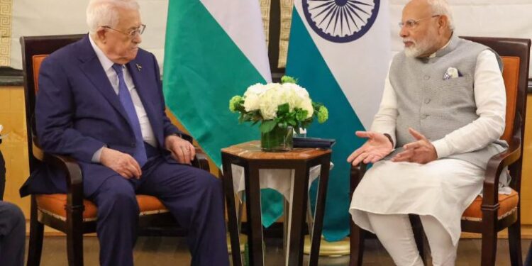 PM Narendra Modi with President Mahmoud Abbas in New York,