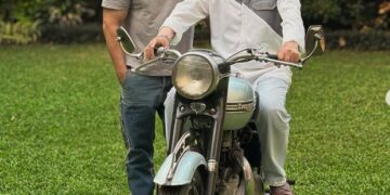 Salman Khan posed with father Salim Khan.