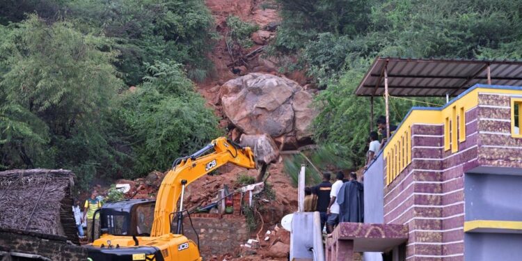 Rescue operation in progress at the site of a landslide at VOC Nagar in Tiruvannamalai on December 2, 2024. | Photo Credit: C. Venkatachalapathy