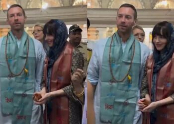 Chris Martin and Dakota Johnson at visited the iconic Shri Babulnath Temple on Friday(Pic- coldplayindia._in)