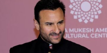 Saif Ali Khan attack case: Forensic team and police personnel at the site after an intruder attacked Actor Saif Ali Khan, at Satguru Sharan building, in Mumbai on Thursday.