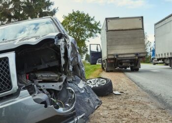 The car lost control and collided with a mini truck coming on the opposite side of the expressway.