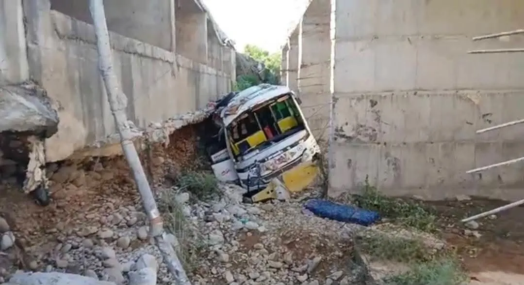 One Killed, 35 Injured in Samba Road Accident – newsinsider.in